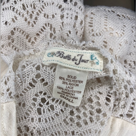 Belle du Jour Metallic front crocheted back - Picture 4 of 5